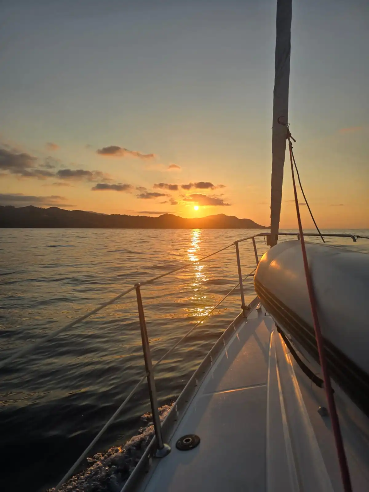 Ponta de São Lourenço a Bordo de um Veleiro – Snorkeling, Golfinhos & Natureza